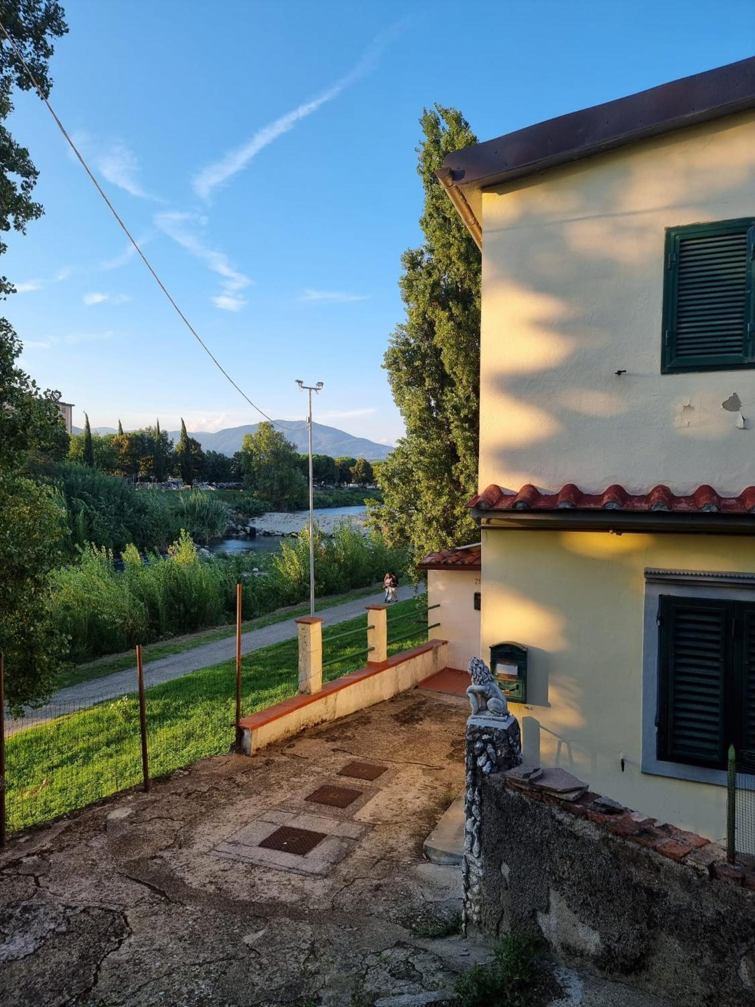 Apartamento La Casina Sul Fiume Prato  Exterior foto